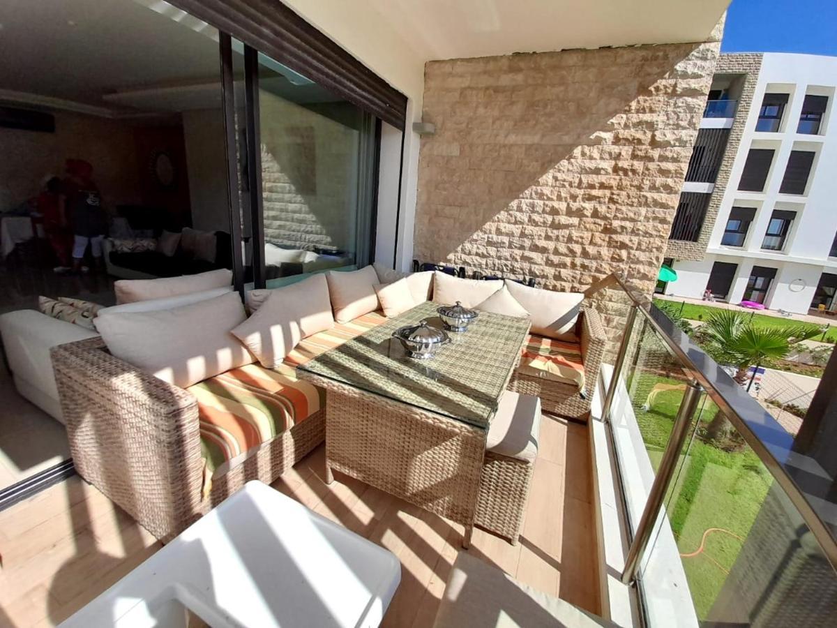 Vus Sur Mer Et Piscine ซาเล ภายนอก รูปภาพ